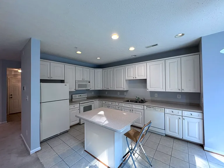 207 Merlin Dr — Photo 16