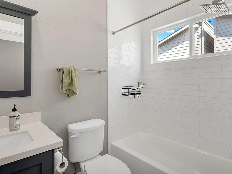 607 Bayou St — Photo 17