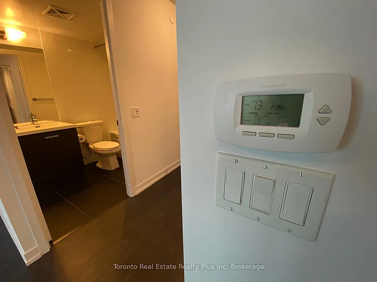 125 Redpath Ave #1111 — Photo 12