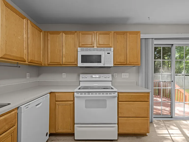 404 Foxbridge Ct — Photo 21