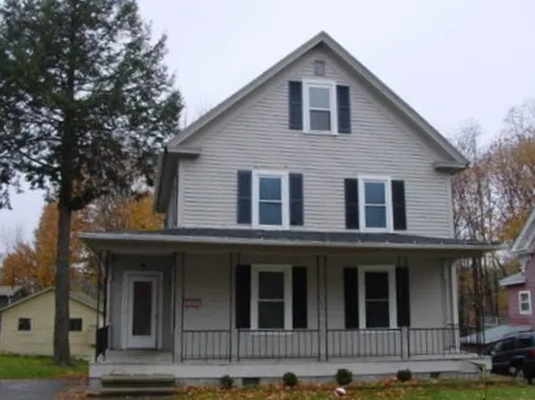 4 Barnes St, Ware, MA 01082