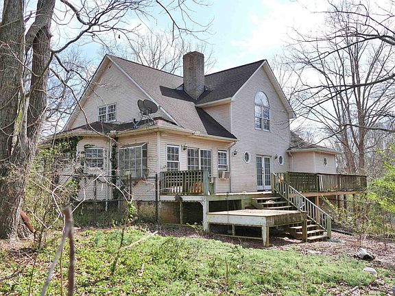 2nd image of 333 Ross Hill Rd