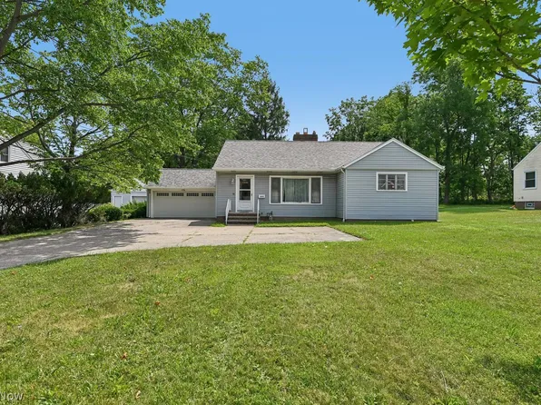 5695 W 220th St, Fairview Park, OH 44126