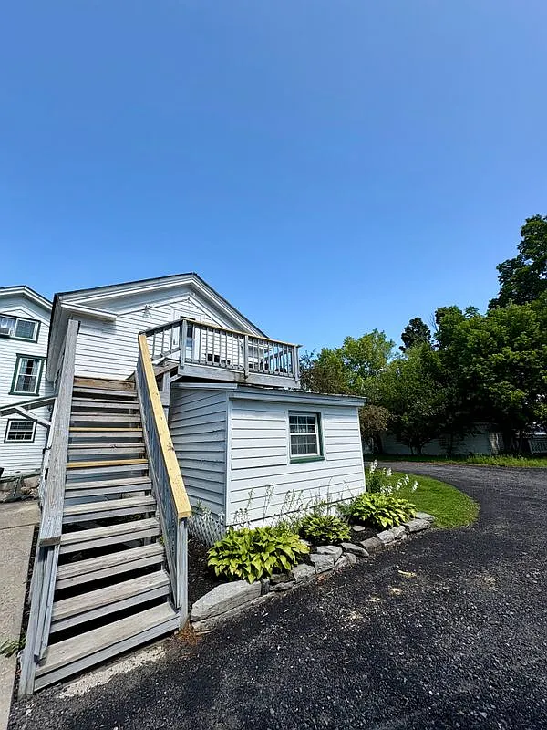 1 bed, 1.0 bath, 600 sqft, $750 — Photo 2