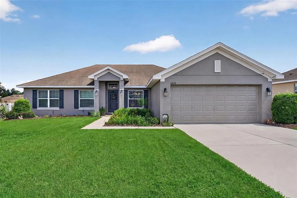 4 bed, 2.0 bath, 1858 sqft, $1,995 — Photo 1