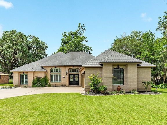 4th image of 2286 Riverside Dr