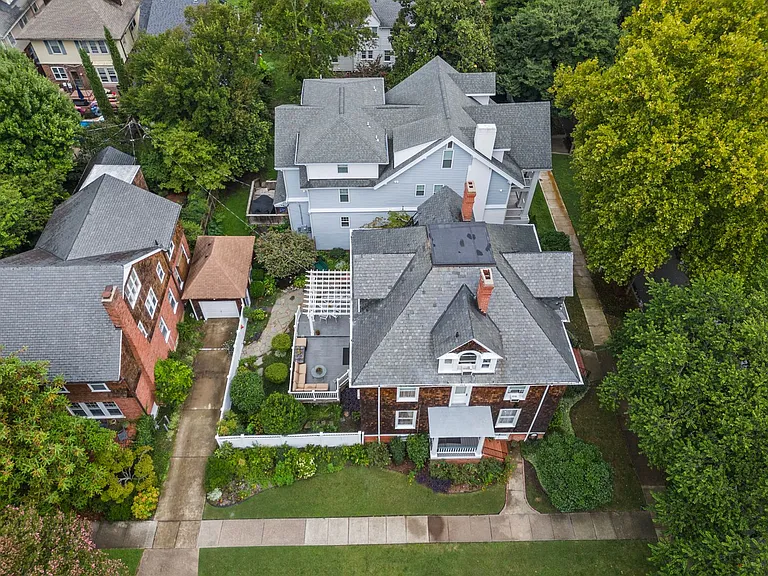 Timeless Ghent Home features charm and elegance in Historic Stockley Gardens — Photo 37