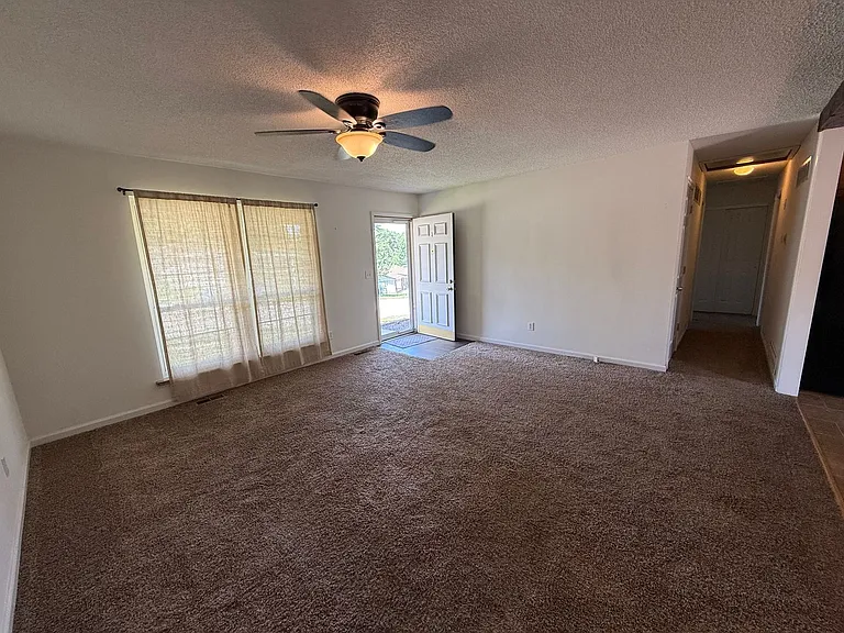 5360 Glencullen Way — Photo 5