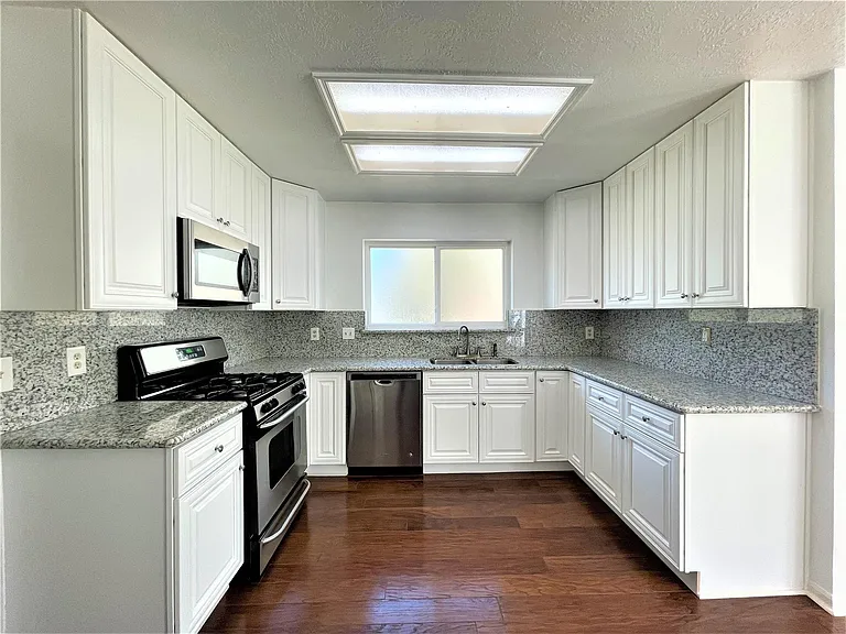 834 Island Meadow Ct — Photo 5