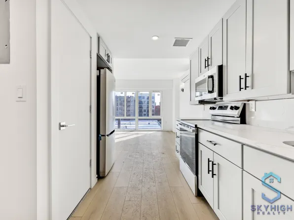 213 Clarkson Avenue image 1 of 17