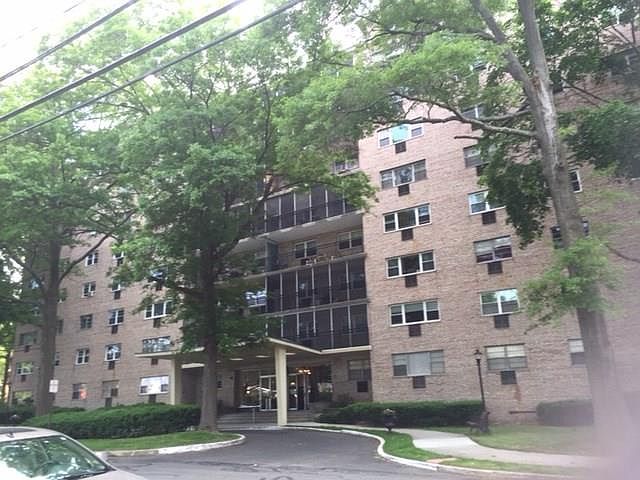 2nd image of 25 Cartright St Unit 3G