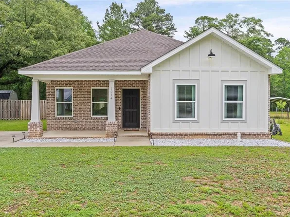 1014 Martha Alleyn Dr, Saraland, AL 36571