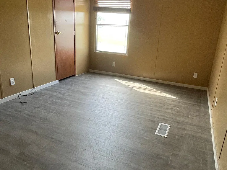 7298 N FM 148 — Photo 19