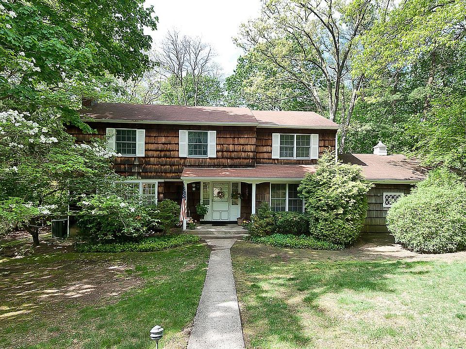 14 Whitney Gate, Smithtown, NY 11787 Zillow