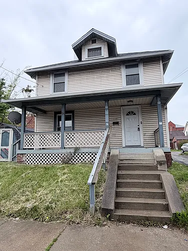 111 Arlington Ave NW Photo 1