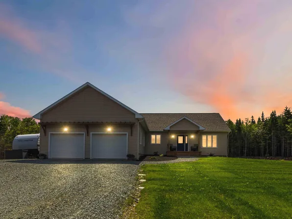 77 Whisper Rdg, Porters Lake, NS B3E 1J6