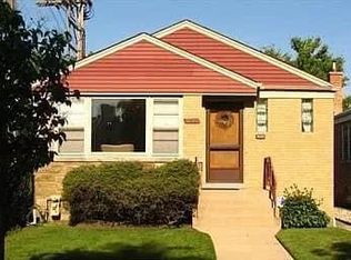 7548 N Rockwell St, Chicago, IL 60645