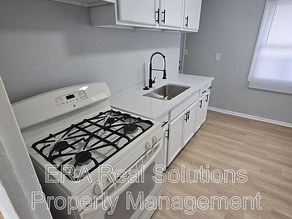 5th image of 976 E 26th Ave