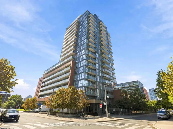 25 Cole St #320, Toronto, ON M5A 4M3