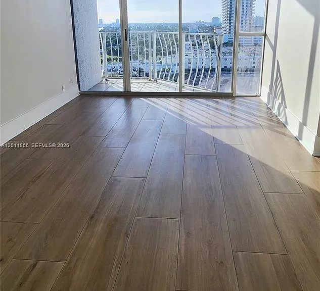 7601 E Treasure Dr #1411 — Photo 10