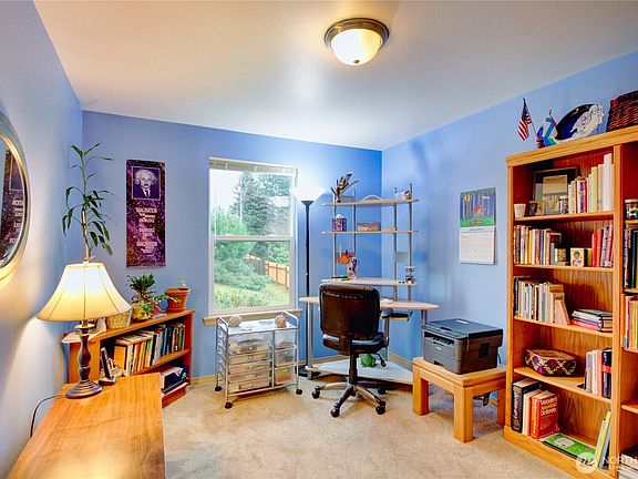5th image of 821 Park Cottage Place