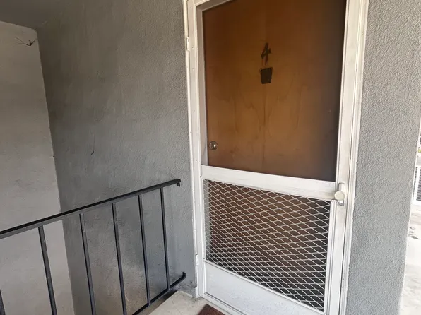 325 W Lexington Dr #4, Glendale, CA 91203