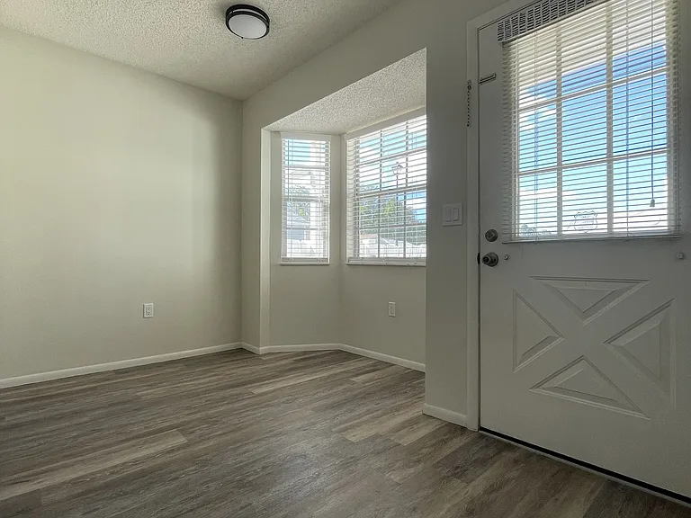 12512 Knollbrook Ln — Photo 5