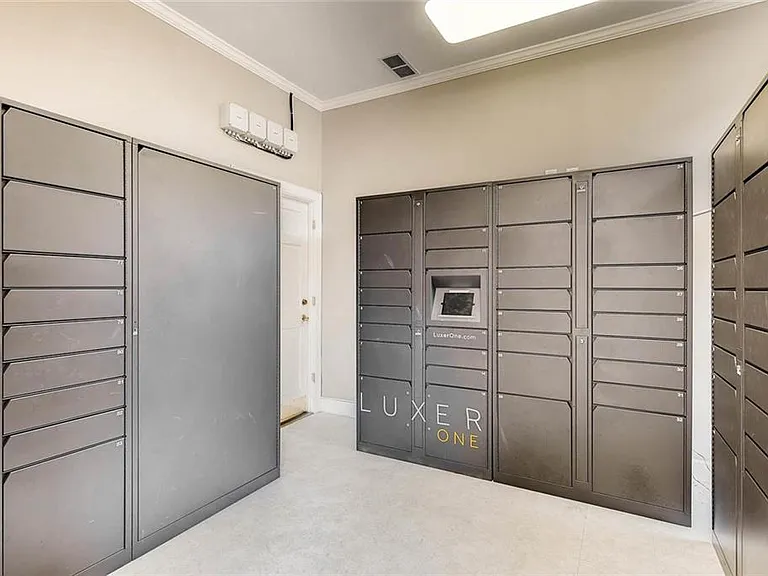 3777 Peachtree Rd #611 — Photo 27