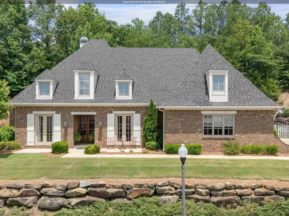 2321 Bellevue Ct, Hoover, AL 35226
