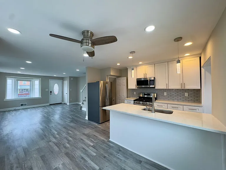 1922 Ewald Ave — Photo 4