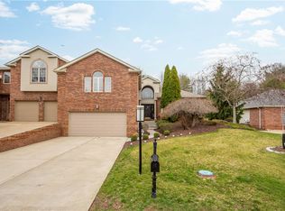 157 Fairway Landings Dr, Canonsburg, PA