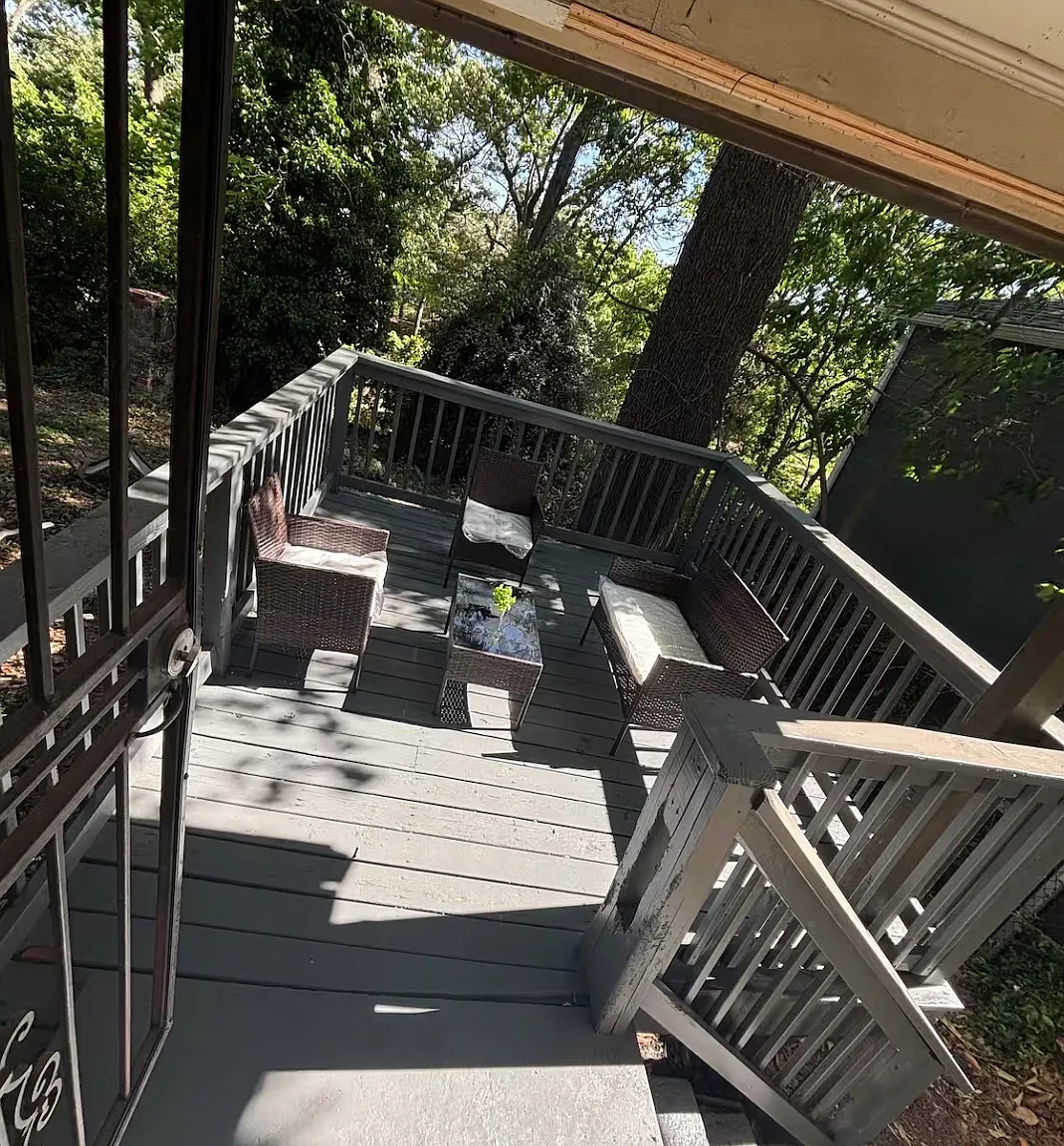 3 bed, 1200 sqft, $2,800 — Photo 2