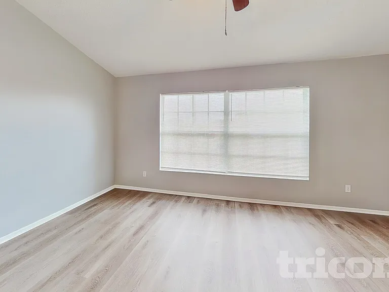 6835 67th Street Cir E — Photo 3