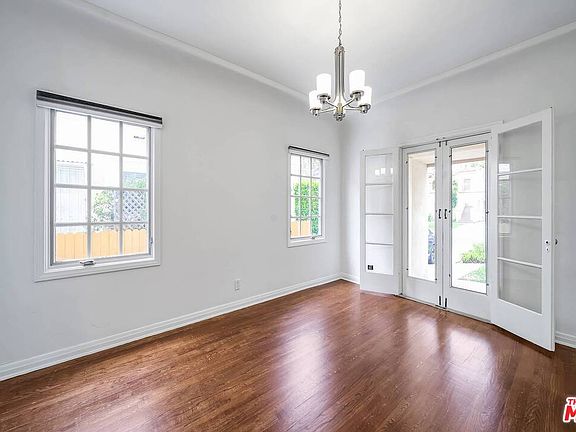 5th image of 454 S Bedford Dr