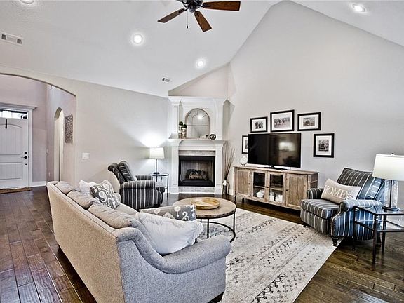 4th image of 1091 Quail Hollow Dr