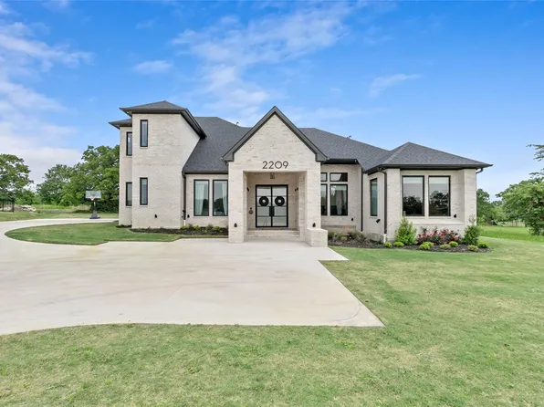 2209 Joe Will Dr, College Station, TX 77845
