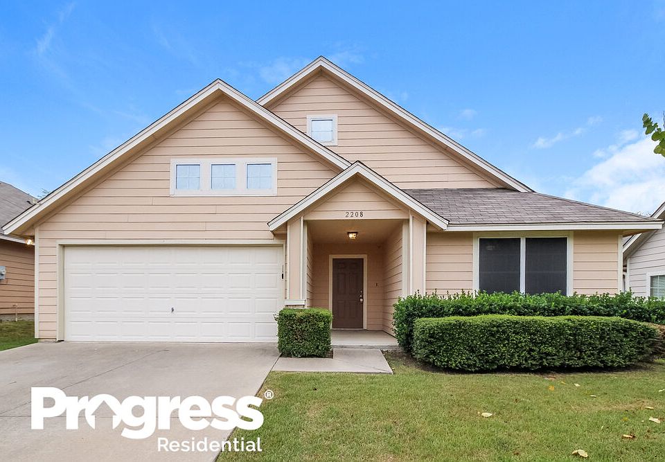 1st image of 2208 Arrowhead Dr