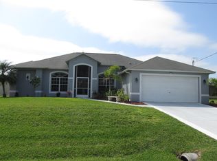 2934 Miracle Pkwy, Cape Coral, FL 33914