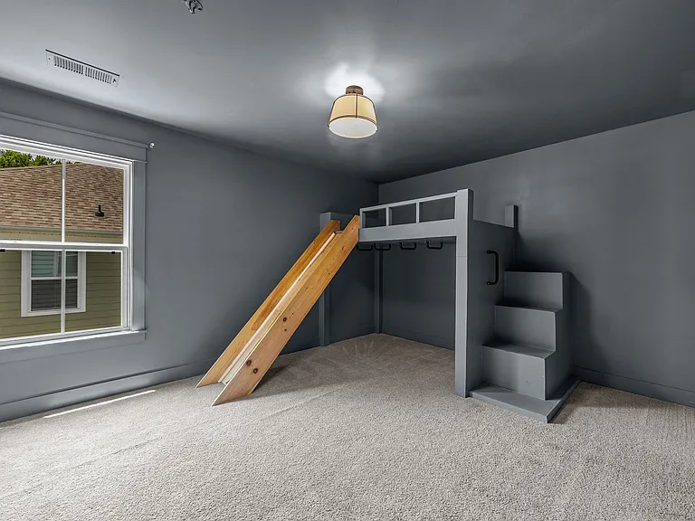 1037 Cortland Valley — Photo 32