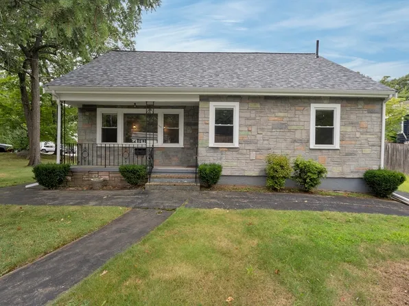 563 Main St, Stoneham, MA 02180