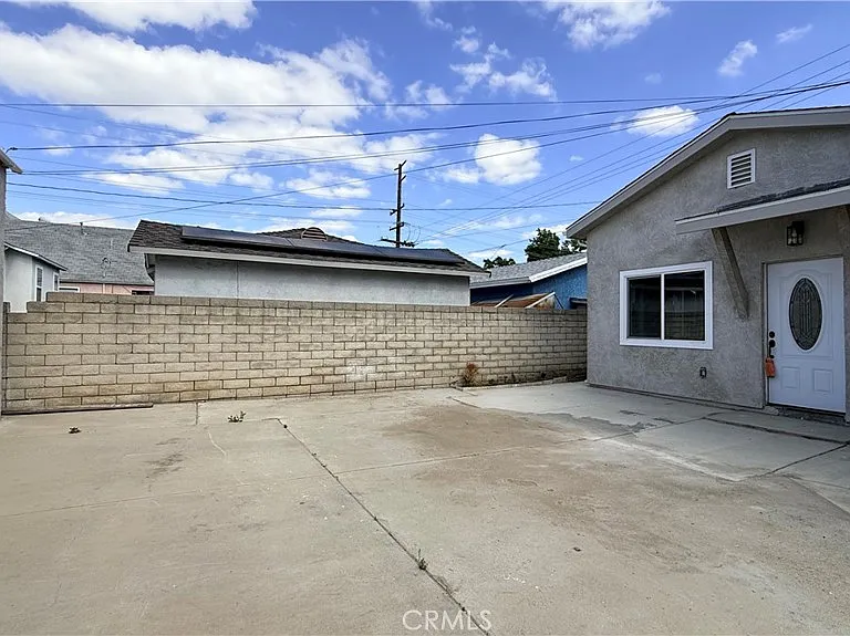 656 E E St #I — Photo 12