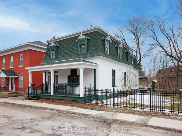 128 Renfrew Ave E, Renfrew, ON K7V 2W9