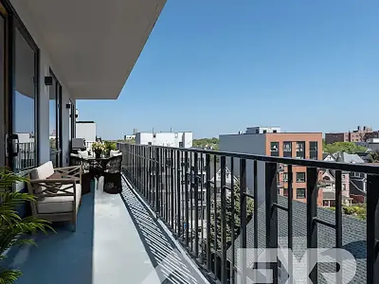 3216 Glenwood Rd #4R — Photo 33