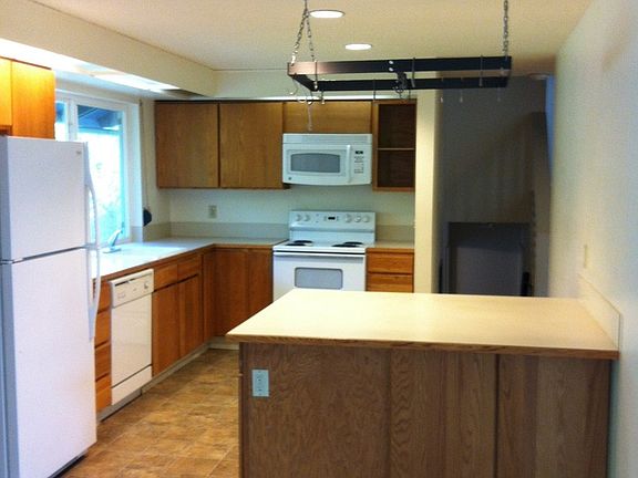 5th image of 2241 172nd Ave NE