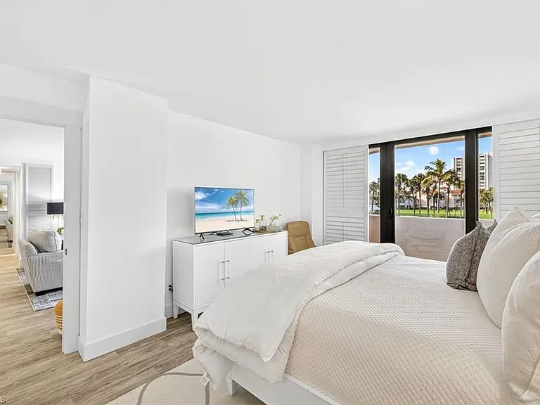 4001 Gulf Shore Blvd N #105 — Photo 14