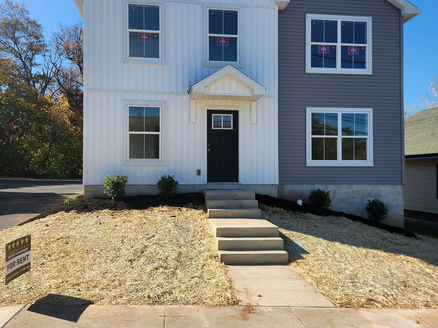 231 E Fulton St - B — Photo 1