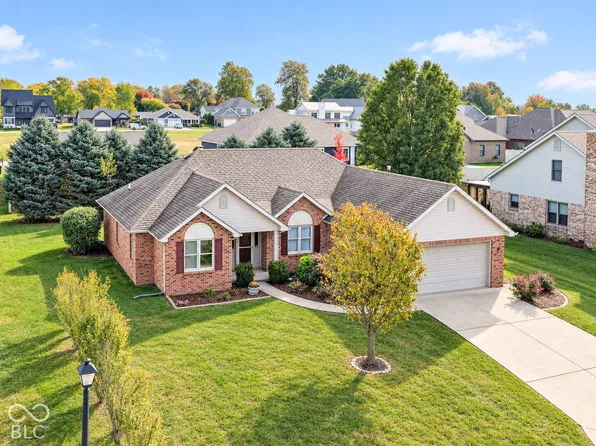 3086 Oakmont Dr, Lapel, IN 46051