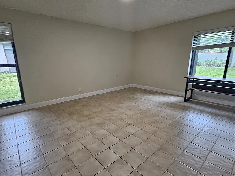 3752 Arelia Dr S — Photo 39