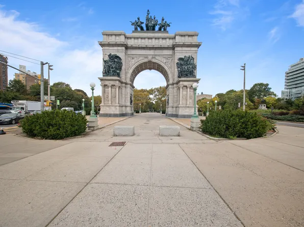 45 Plaza Street West image 14 of 14