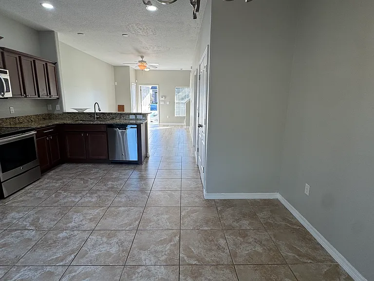 2707 Lantern Hill Ave — Photo 37
